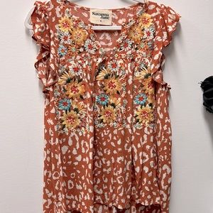 EUC Savanna Jane sz M embroidered top